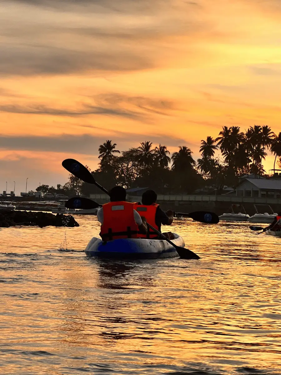 Sunset kayaking in Havelock